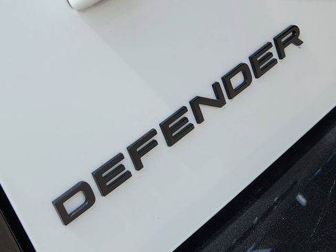 New 2025 Land Rover Defender 110 V8 AWD/4WD image 8