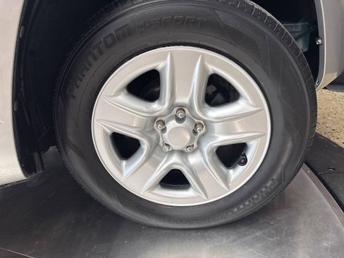 Used 2009 Toyota RAV4 4WD image 28