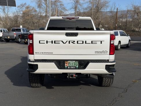 Used 2022 Chevrolet Silverado 2500 High Country w/ Z71 Off-Road Package image 4