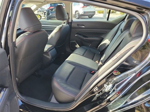 Used 2025 Nissan Altima 2.5 SR image 10