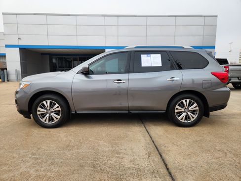 Used 2020 Nissan Pathfinder SV w/ Cargo Package image 5