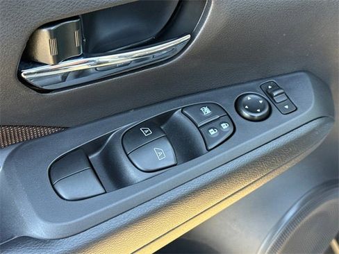 Used 2024 Nissan Kicks SR image 19