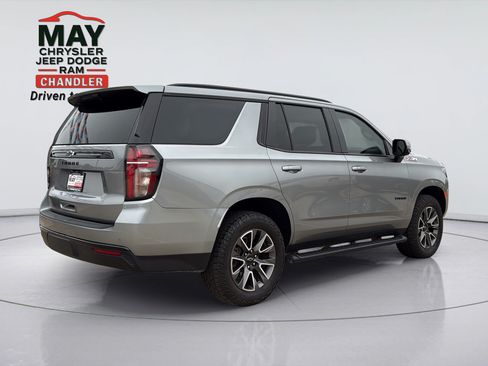 Used 2023 Chevrolet Tahoe Z71 w/ Luxury Package AWD/4WD image 7