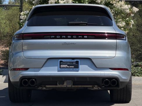 Certified 2026 Porsche Cayenne E-Hybrid AWD/4WD image 6