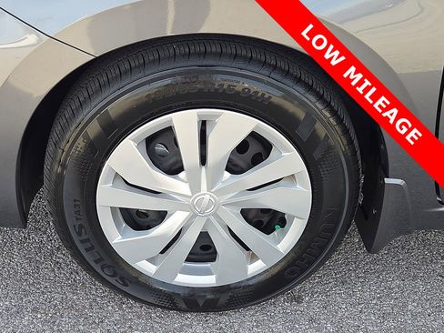 Used 2024 Nissan Versa S w/ Electronics Package image 7