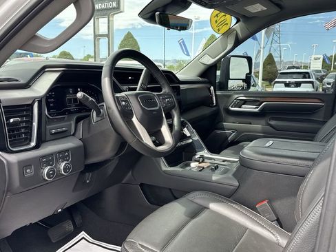 Used 2024 GMC Sierra 2500 Denali w/ Denali Reserve Package AWD/4WD image 12