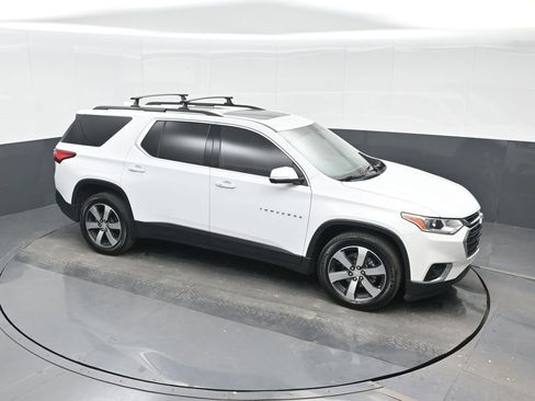 Used 2021 Chevrolet Traverse LT w/ LT Premium Package image 23
