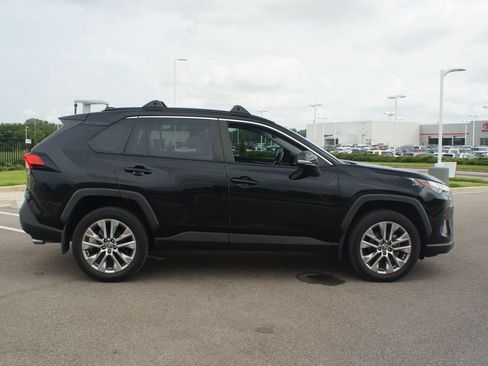 Used 2024 Toyota RAV4 XLE Premium FWD image 20