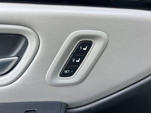 Used 2025 Honda Pilot EX-L image 25