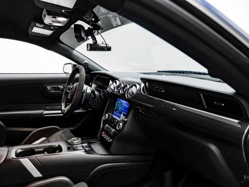 Used 2021 Ford Mustang Shelby GT500 w/ Carbon Fiber Track Pack image 52