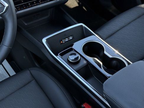 Used 2026 Chevrolet Equinox LT w/ Convenience Package II image 29