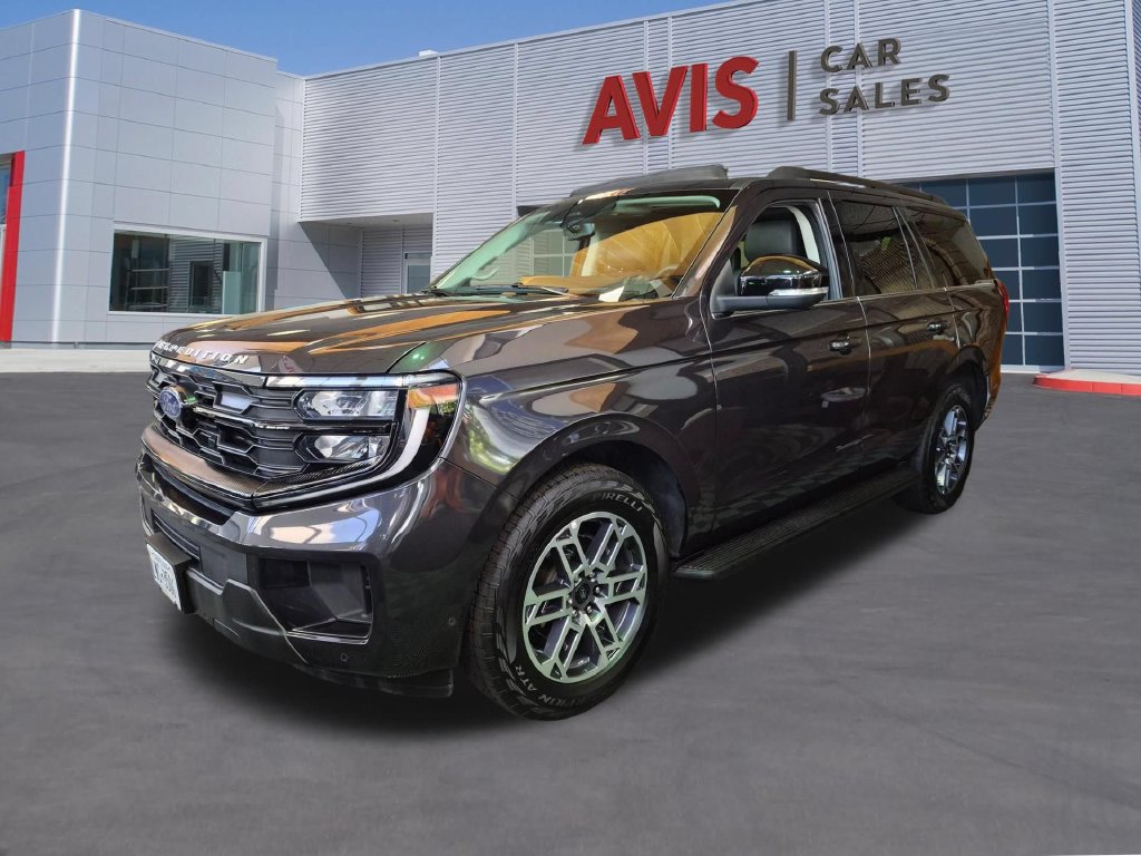 Used 2025 Ford Expedition Active AWD/4WD image 1
