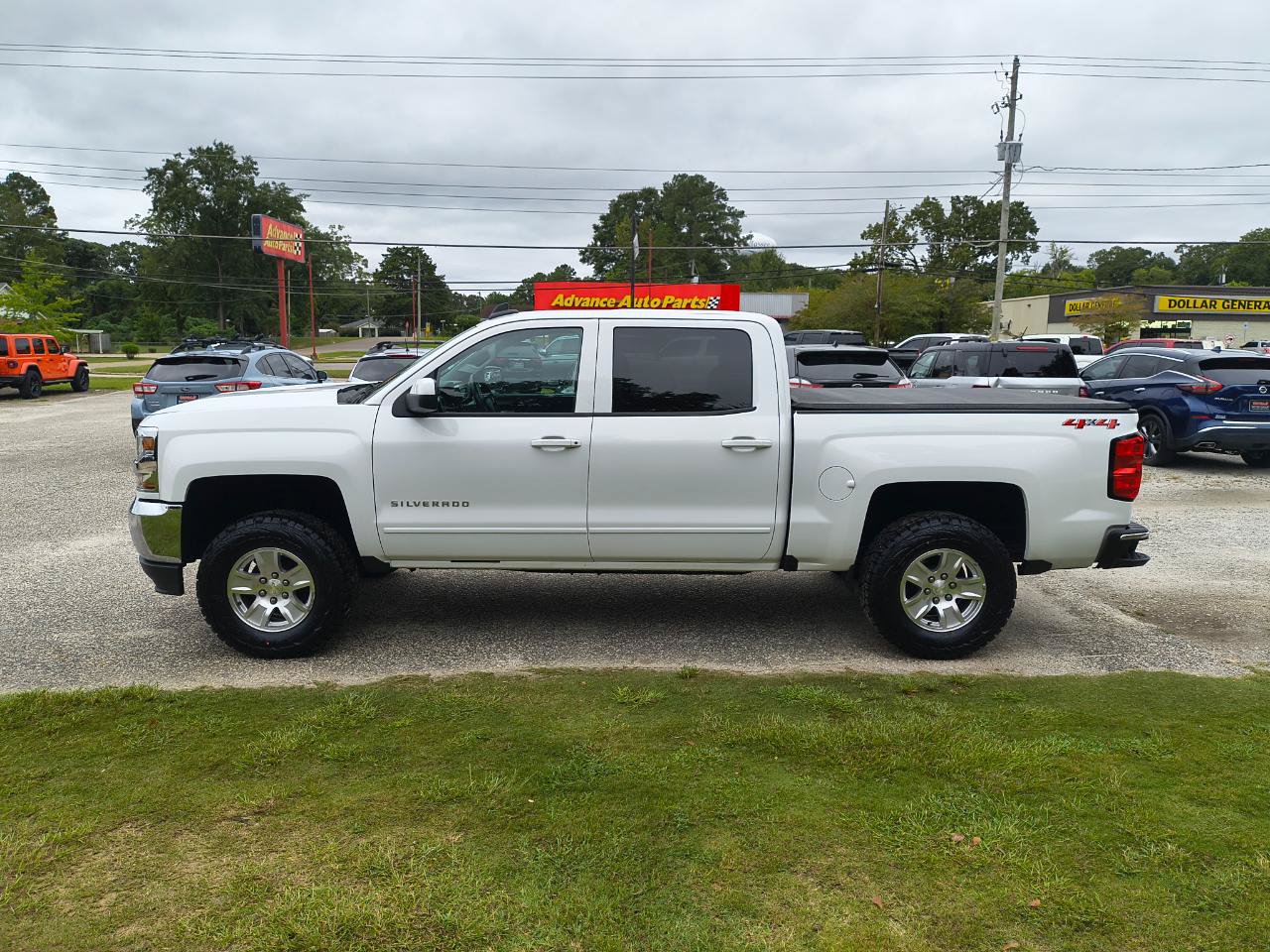 Used 2018 Chevrolet Silverado 1500 LT w/ All Star Edition AWD/4WD image 5