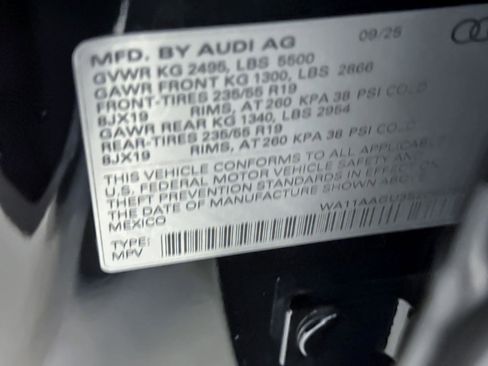 Used 2025 Audi Q5 Premium w/ Convenience Package AWD/4WD image 29