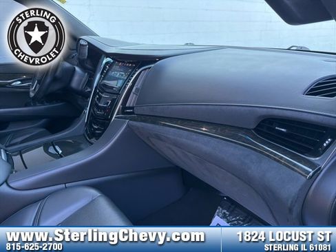 Used 2019 Cadillac Escalade Platinum image 17