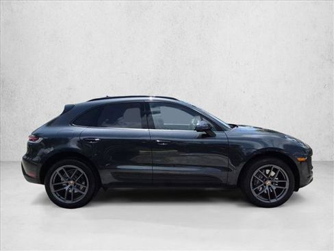 Used 2023 Porsche Macan AWD/4WD image 4