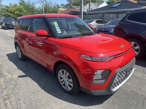Used 2020 Kia Soul LX image 3