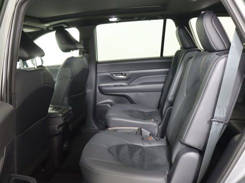 Used 2025 Toyota Grand Highlander AWD Hybrid image 15