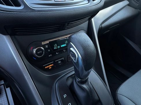 Used 2016 Ford Escape SE w/ Equipment Group 201A FWD image 21
