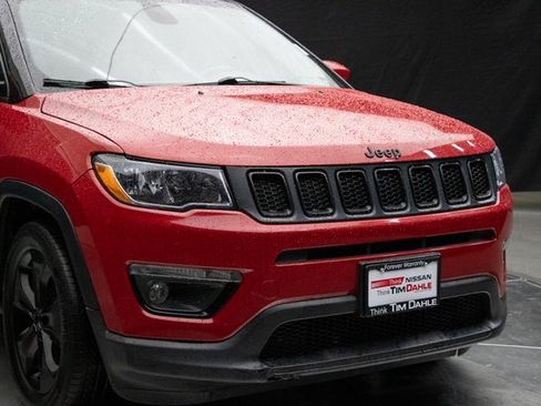 Used 2020 Jeep Compass Latitude image 3
