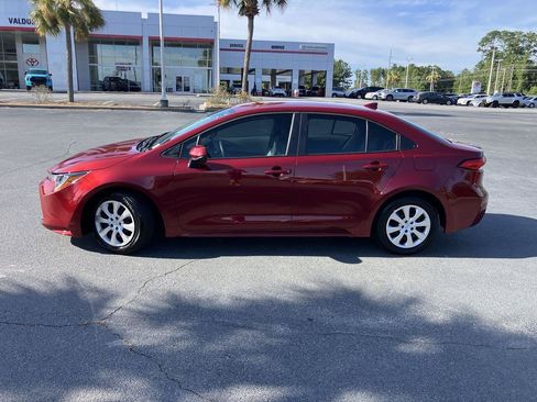 Used 2025 Toyota Corolla LE w/ Convenience Package FWD image 2