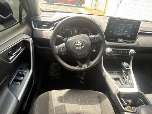 Used 2020 Toyota RAV4 XLE FWD image 2