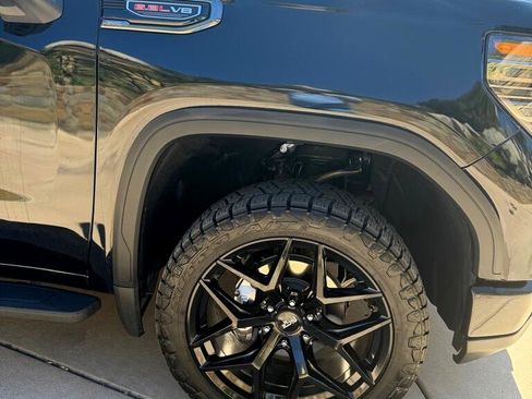 Used 2024 GMC Sierra 1500 AT4 w/ Technology Package image 5