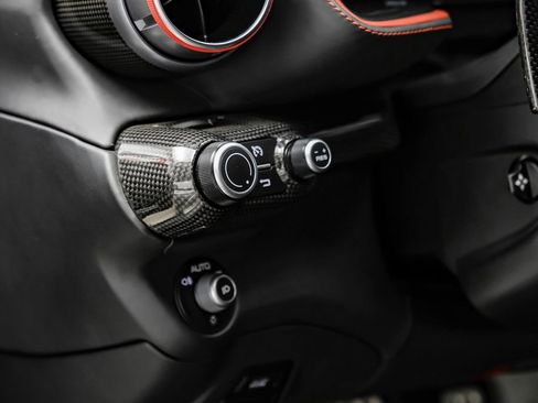 Used 2019 Ferrari 812 Superfast RWD image 32