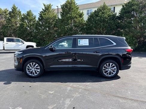 Used 2025 Buick Enclave Preferred FWD image 6