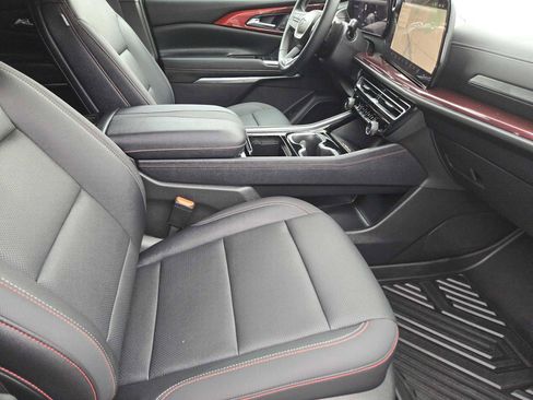 Certified 2025 Chevrolet Traverse Z71 w/ Driver Confidence Package image 14