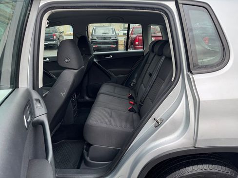 Used 2011 Volkswagen Tiguan S image 14