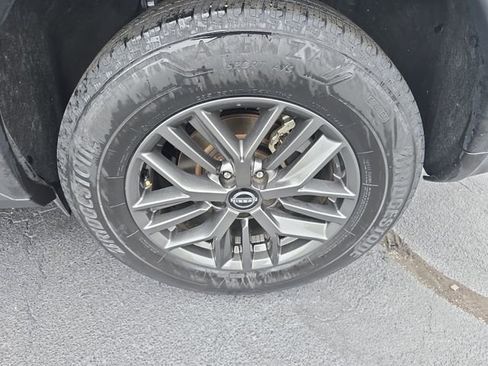 Used 2024 Nissan Rogue S FWD image 34