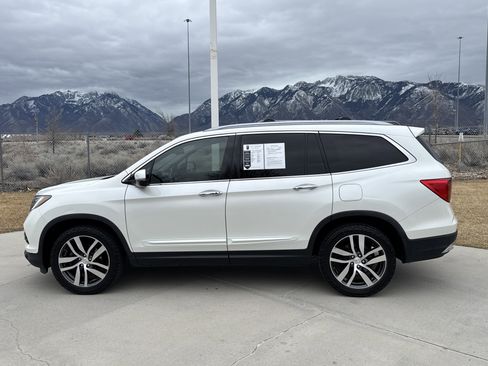 Used 2017 Honda Pilot Elite image 3