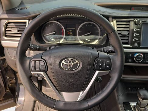 Used 2016 Toyota Highlander Limited AWD/4WD image 12