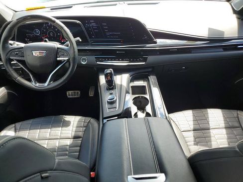 Certified 2023 Cadillac Escalade ESV V AWD/4WD image 18