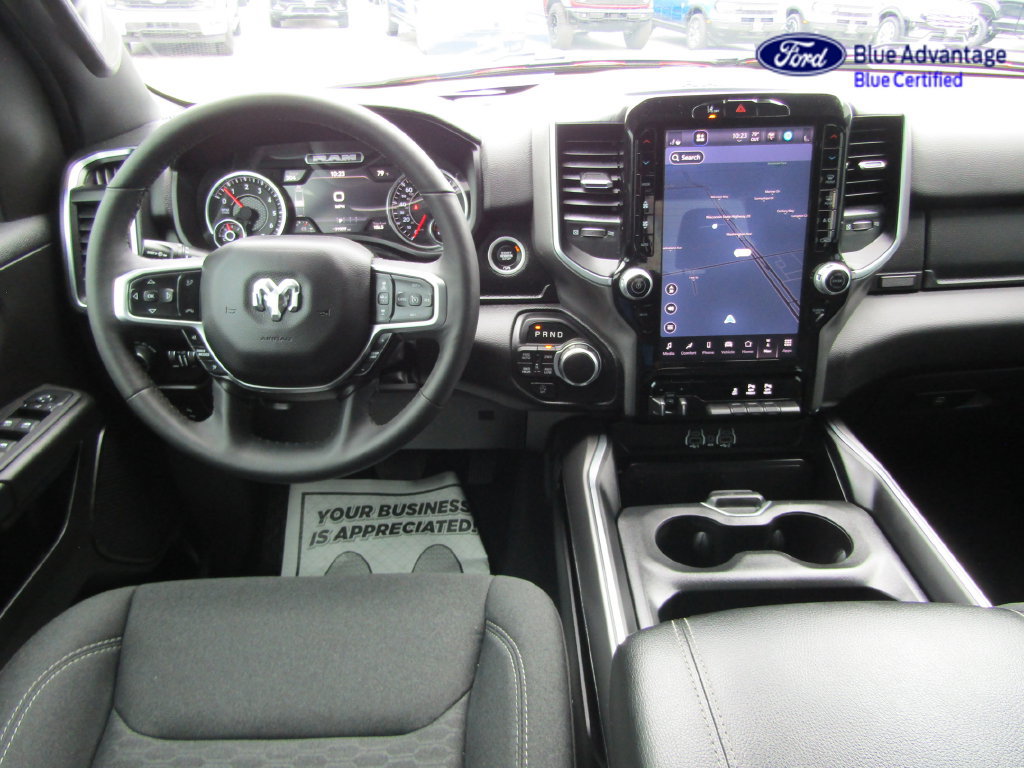 Used 2025 RAM 1500 4x4 Crew Cab image 8