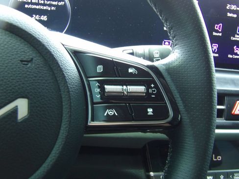 Used 2024 Kia Seltos SX w/ SX Sunroof Package AWD/4WD image 15