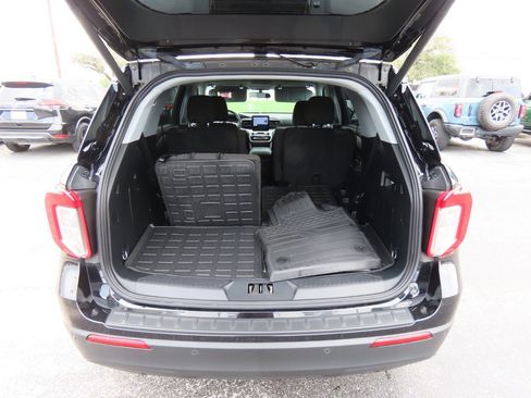 Used 2024 Ford Explorer XLT image 14