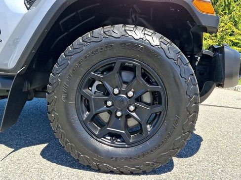 Used 2021 Jeep Gladiator Sport AWD/4WD image 11
