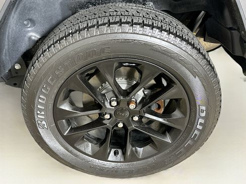 Used 2021 Jeep Wrangler Sahara w/ Cold Weather Group image 11