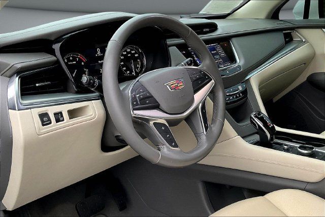 Used 2021 Cadillac XT5 Premium Luxury FWD image 19