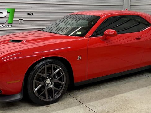 Used 2016 Dodge Challenger R/T Scat Pack image 1