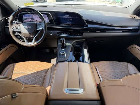 Used 2023 Cadillac Escalade ESV Sport w/ LPO, Illumination Package AWD/4WD image 16