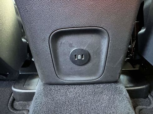 Used 2025 Ford Escape SE image 15