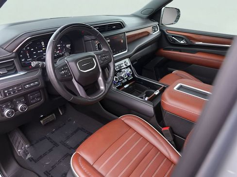 Used 2023 GMC Yukon Denali Ultimate AWD/4WD image 12