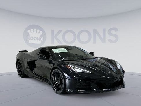 New 2025 Chevrolet Corvette E-Ray image 18