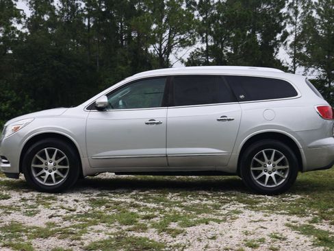 Used 2016 Buick Enclave Convenience FWD image 3