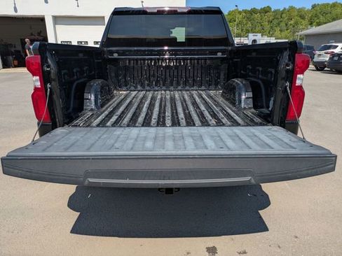 Used 2022 Chevrolet Silverado 1500 Custom AWD/4WD image 18