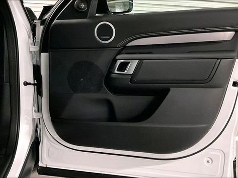 Certified 2025 Land Rover Discovery Dynamic SE AWD/4WD image 26