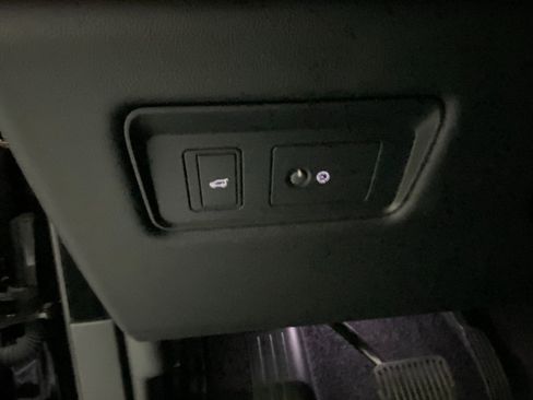 Used 2020 Land Rover Range Rover Long Wheelbase HSE image 6